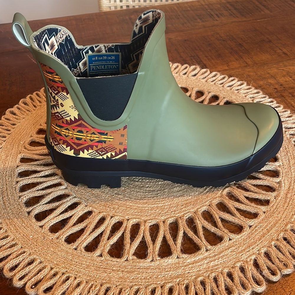 Pendleton Chelsea Rain Boots - Picture 6 of 11
